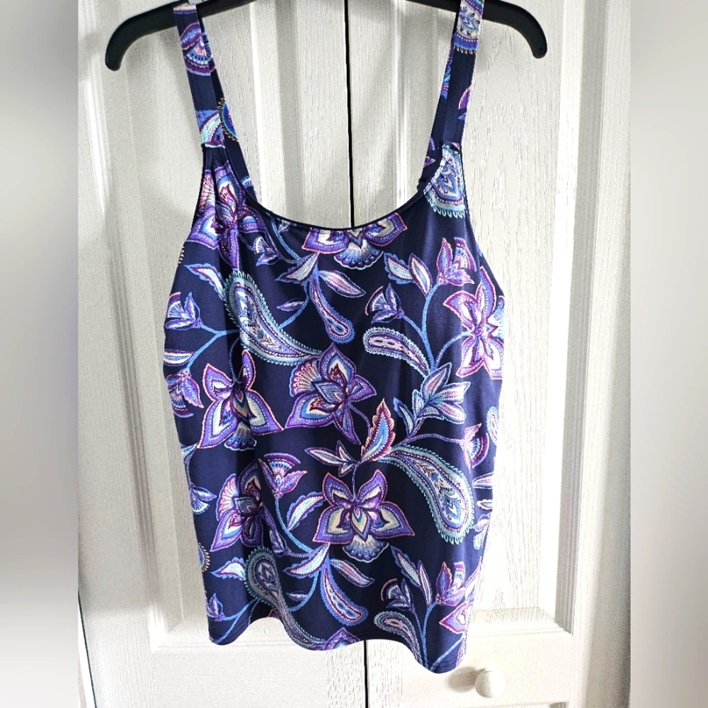 Lands' End Women's Floral Swim Bathing Suit Top Size 18W.